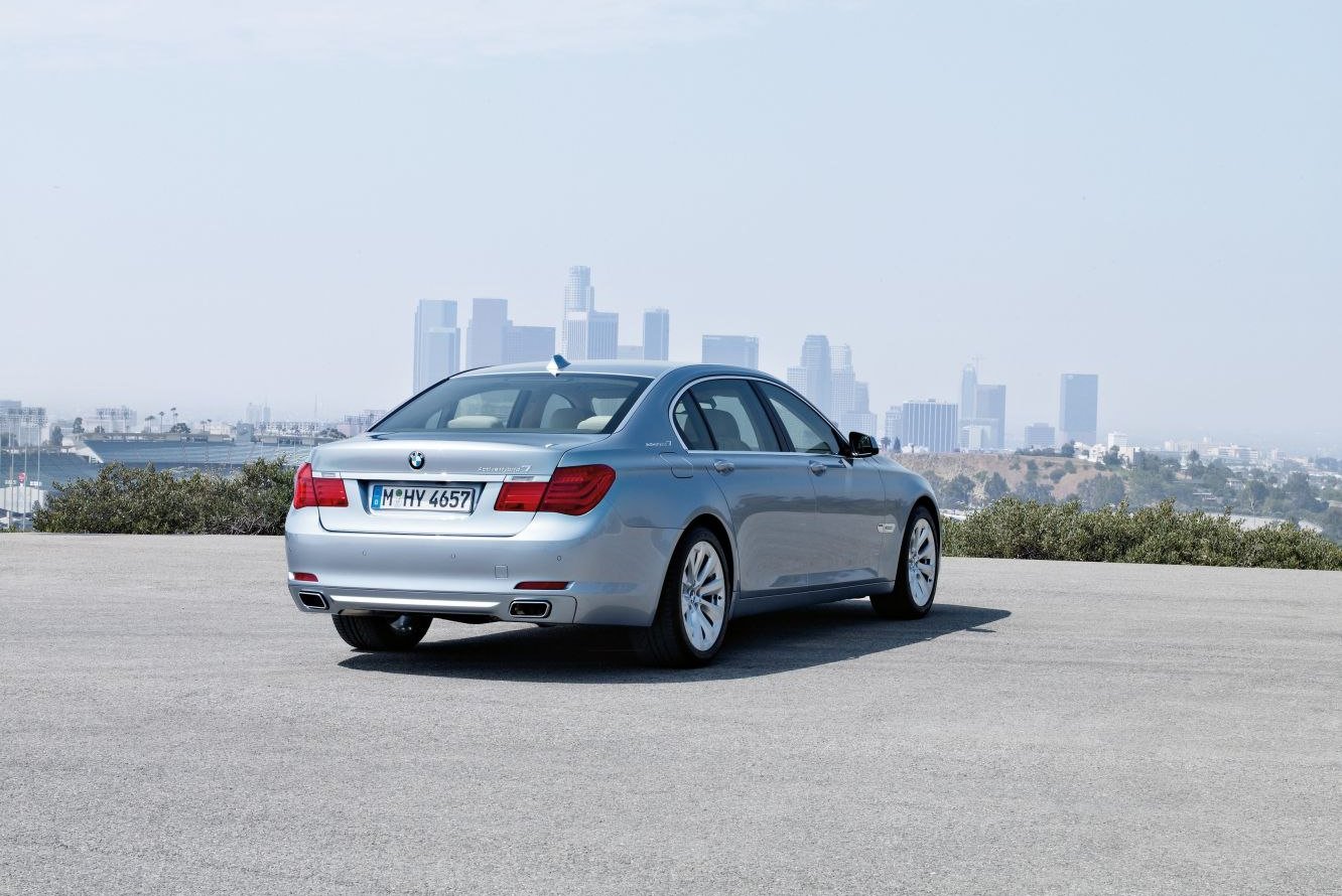 BMW 7 Series technical specifications and fuel economy